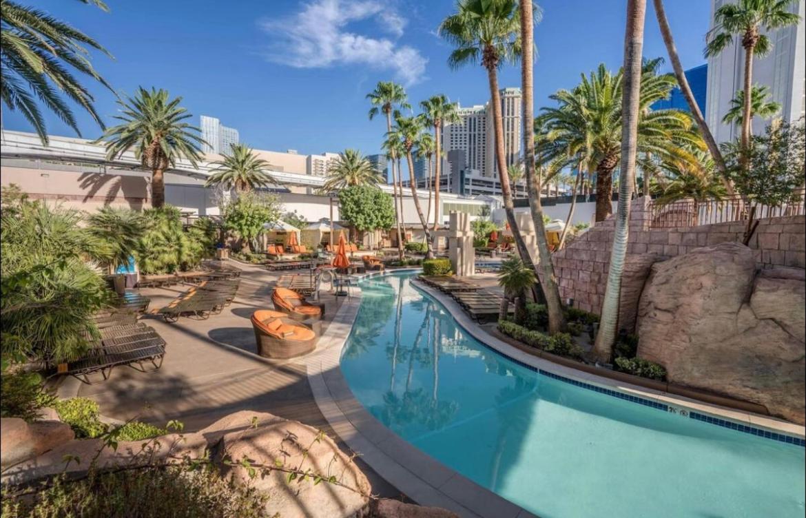 The Fantasy Suite Mgm Signature Pool View Las Vegas Exterior foto